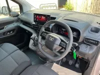 New Vauxhall Combo S 102 HP (75 kW) 2026 Silver MPV