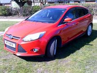 Used Ford Focus Zetec 125 HP (91 kW) 2011 Red Hatchback