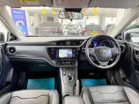 Used Toyota Auris Hybrid 136 HP (100 kW) 2017 White/black Hatchback