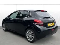 Used Peugeot 208 Allure 82 HP (60 kW) 2018 Black Hatchback
