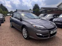 Usado Renault Laguna III Dynamique 150 HP (110 kW) 2012 Cinzento Carrinha