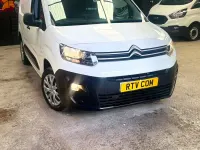 Used Citroën Berlingo 100 HP (73 kW) 2019 White MPV