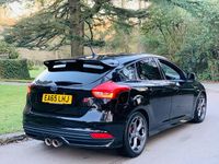 Used Ford Focus ST 185 HP (136 kW) 2015 Black Hatchback