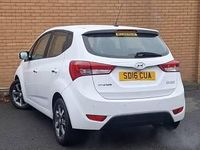 Used Hyundai ix20 SE 90 HP (66 kW) 2016 White Hatchback