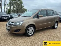 Second-hand Vauxhall Zafira Design Edition 115 CP (84 kW) 2012 Maro Monovolum