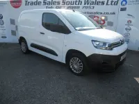 Used Citroën Berlingo 75 HP (55 kW) 2019 White MPV