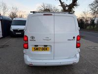 Usado Toyota Proace Comfort 115 CV (84 kW) 2017 Blanco Monovolumen
