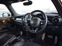 Usado Mini Cooper Hatch 136 HP (100 kW) 2021 Cinzento Citadino