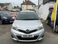 Begagnad Toyota Yaris 99 HK (72 kW) 2012 Silver Halvkombi