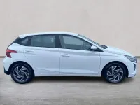 Used Hyundai i20 Advanced 100 HP (73 kW) 2024 White Hatchback