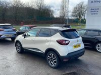Used Renault Captur Iconic 90 HP (66 kW) 2019 Cream/black SUV