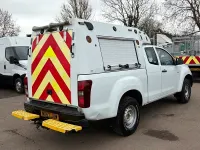 Używany Isuzu D-Max 160 KM (117 kW) 2017 Biały Pickup