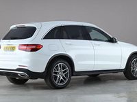 Usado Mercedes GLC250 AMG line 211 HP (155 kW) 2018 Branco Carrinha