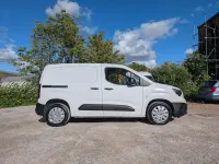 Used Vauxhall Combo Edition 100 HP (73 kW) 2019 White MPV