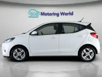 Used Hyundai i10 SE 67 HP (49 kW) 2020 White Hatchback
