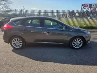 Begagnad Ford Focus Titanium 120 HK (88 kW) 2016 Grå Halvkombi