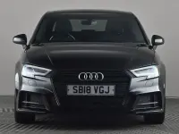 Usado Audi A3 Black Edition 150 HP (110 kW) 2018 Preto Sedan