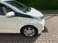 Used Toyota Aygo x-press 69 HP (50 kW) 2015 White Hatchback