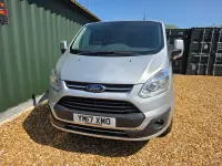 Usado Ford Transit Custom Limited 130 HP (95 kW) 2017 Prateado Van