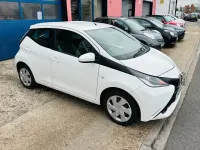 Used Toyota Aygo X-play 69 HP (50 kW) 2015 White Hatchback