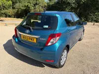 Used Toyota Yaris 99 HP (72 kW) 2012 Turquoise Hatchback