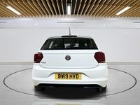 Used VW Polo SE 95 HP (69 kW) 2019 White Hatchback