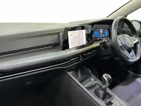 Second-hand VW Golf VIII 130 CP (95 kW) 2022