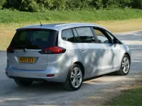 Used Vauxhall Zafira SRi 140 HP (102 kW) 2015 Silver MPV