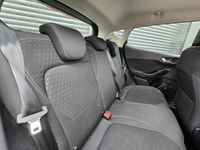 Usado Ford Fiesta Zetec 70 HP (51 kW) 2018 Cinzento Citadino