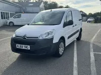 Begagnad Citroën Berlingo 100 HK (73 kW) 2018 Vit Minibuss
