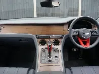 Begagnad Bentley Continental 670 HK (492 kW) 2025 Grå Sportkupé