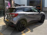 Begagnad Renault Captur Rive Gauche 91 HK (66 kW) 2023 Grå SUV