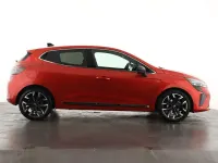 Używany Renault Clio V Techno 90 KM (66 kW) 2024 Czerwony Hatchback