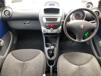 Used Peugeot 107 67 HP (49 kW) 2009 Blue Hatchback