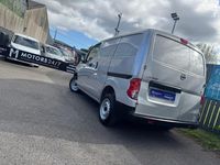 Gebraucht Nissan NV200 SE 89 PS (65 kW) 2012 Silber Van / Kleinbus