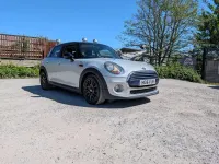Usado Mini Cooper D Hatch 116 CV (85 kW) 2016 Plateado Utilitario