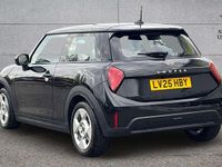 Usado Mini Cooper Hatch 113 kW (154 CV) 2025 Negro Utilitario