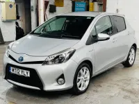 Used Toyota Yaris 100 HP (73 kW) 2012 Silver Hatchback