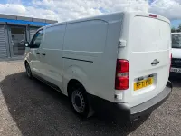 Used Vauxhall Vivaro 145 HP (106 kW) 2022 White MPV