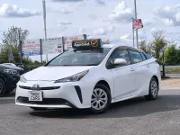 Used Toyota Prius 122 HP (89 kW) 2020 White Hatchback