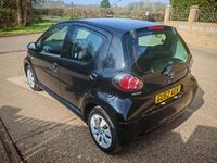 Used Toyota Aygo 68 HP (50 kW) 2012 Black(a) Hatchback