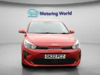 Używany Kia Rio 99 KM (72 kW) 2022 Czerwony Hatchback
