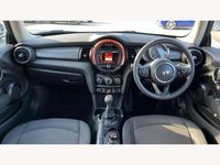 Begagnad Mini Cooper Classic 136 HK (100 kW) 2019 Silver Halvkombi