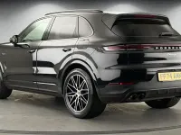 Usado Porsche Cayenne 470 HP (345 kW) 2024 Preto SUV