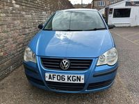 Begagnad VW Polo 65 HK (47 kW) 2006 Blå Halvkombi