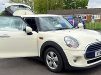 Usado Mini Cooper D Hatch 116 CV (85 kW) 2016 Blanco Utilitario