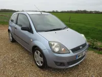 Usado Ford Fiesta Zetec 75 HP (55 kW) 2006 Azul Citadino