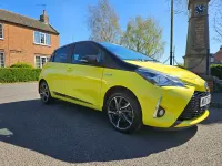 Używany Toyota Yaris Hybrid Edition 2017 Żółty Hatchback