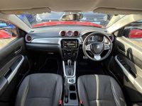 Used Suzuki Vitara 140 HP (102 kW) 2018 Red & black SUV