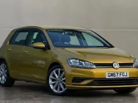 Second-hand VW Golf VII S 125 CP (91 kW) 2018 Galben Hatchback